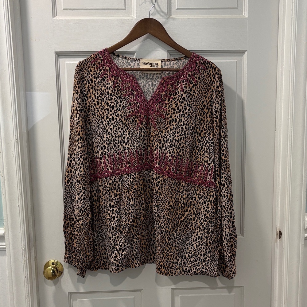 Savanna Jane Embroidered Cheetah Print Notch Neck Top Size Large Boho Flowy